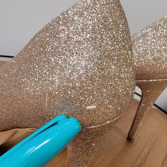 Gianni Bini Platinum Collection Sparkly Gold Stiletto Heels Size 7.5 - Picture 12 of 17